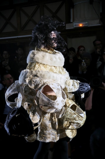 Rei Kawakubo / Comme des Garçons Rei Kawakubo Served Muted Elegance at COMME des GARÇONS SS23