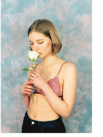 【希少品】She's not me / CHLOE SHEPPARD A Pastel Perspective by Chloe Sheppard | by Lomography | Medium