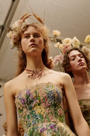 タイムセール❣️美品❤︎Christian Dior❤︎春夏 薄手シルクカシミヤ Maria Grazia Chiuri's midsummer night's Dior | Dazed