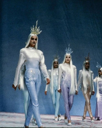 The most outrageous, spell-binding beauty looks from Thierry Mugler