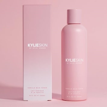 【Kylie by Kylie Jenner】Vanilla Milk Toner KYLIE SKIN BY KYLIE JENNER Vanilla Milk toner 236ml – Luxe