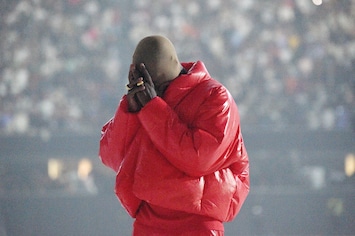 ミュージシャン Kanye West DONDA Atlanta Listening Event Kanye West Drew a Crowd at Donda Listening Party in Atlanta