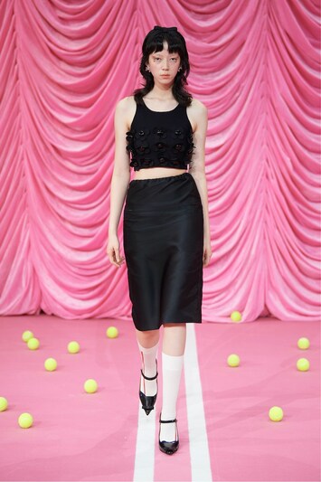 YVMIN x SHUSHU/TONG バラカチューシャ NEWJEANS着用 231225 ♡ 2023 SBS Gayo Daejeon 🐻 wears Shushu/Tong, & Yvmin x