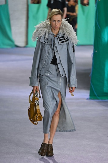 ワンピース Burberry SS25 Dresses (8106218) Burberry SS25 Dresses (8106218)