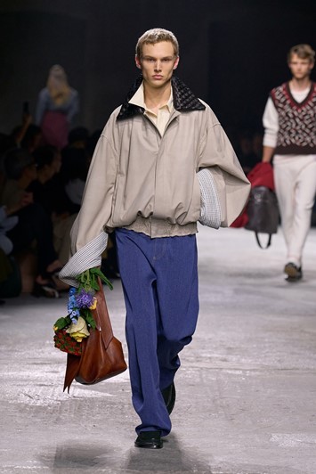 Bottega Veneta was possessed with childlike wonder for SS25 Womenswear Dazed