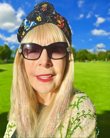 Trend: Hair Tinsel Dazed