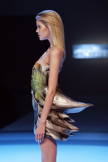 Hussein Chalayan SS09: Inertia | Dazed