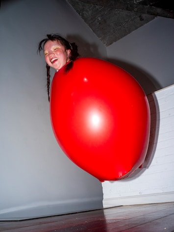 Feng Li's photos capture surreal moments in everyday life | Dazed