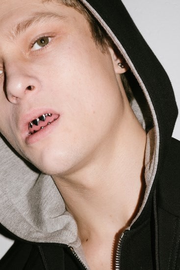 Lisa Michalik grills teeth makeup artist sfx 8