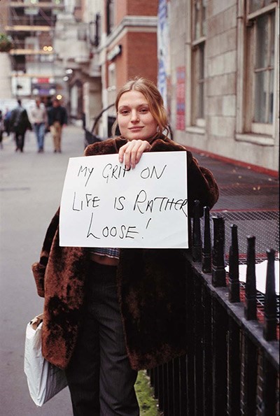 Gillian Wearing, MY GRIP ON LIFE IS RATHER LOOSE! (1992)
