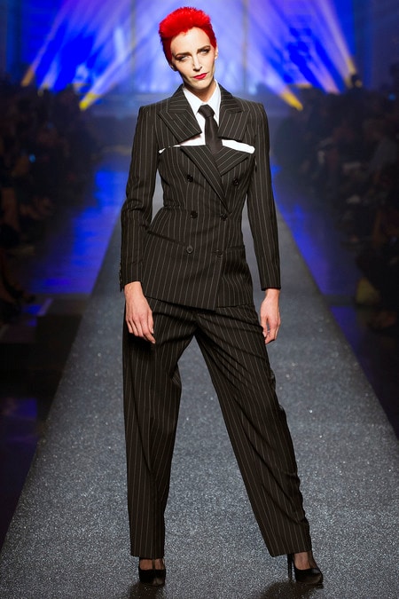 Hannelore Knuts as Annie Lennox, Jean Paul Gaultie 7