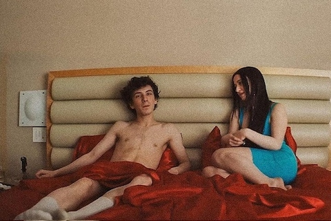 everybody-serves-somebody-1726931770