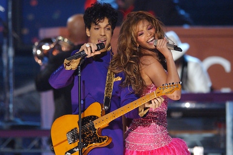 Beyoncé performs with Prince at the 46th Grammys