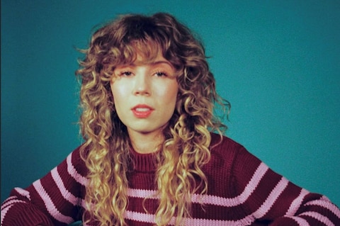 Jennette Half His Age pro