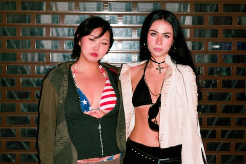 2hollis London street style