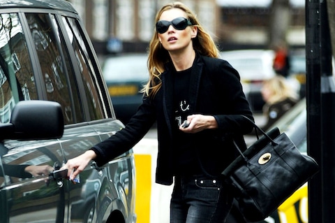 Kate Moss with a Mulberry Bayswater in 2004