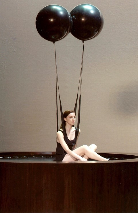 12.Hussein Chalayan, kinship journey, womenswear a