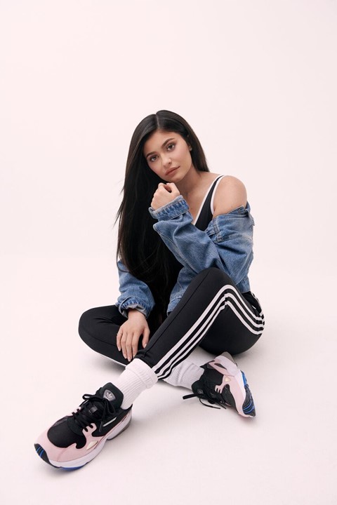 tabaco . Inflar Kylie Jenner fronts new adidas Originals campaign | Dazed