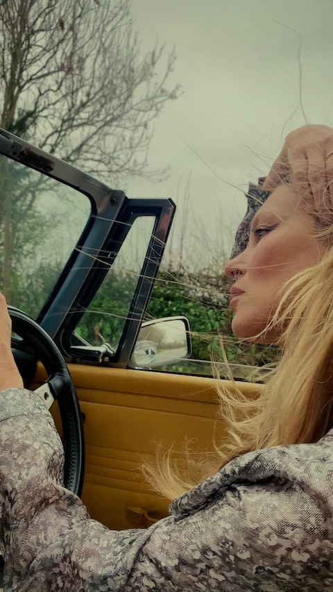 “Drive with Kate”, Moment In Time (2021) 6