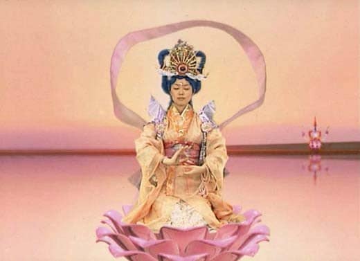 Mariko Mori’s “3-D Video Nirvana”