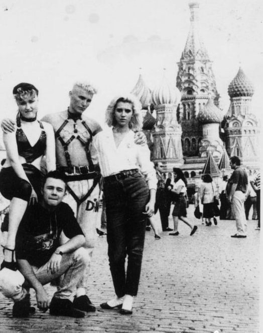 1993-01 Depeche fans in Red Square