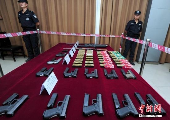 Students have begun smuggling guns into China for quick cash