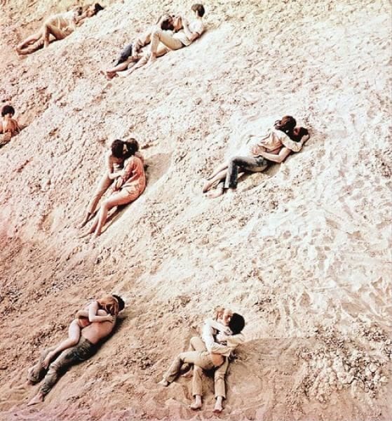 Zabriskie point 1970 Mark Frechette Daria Halprin 4