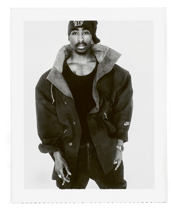 Legends only: rare photos of Tupac are being published for the first ...