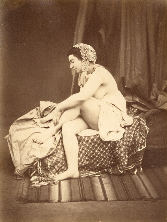 Scarlet Muse — Prostitution and Photography 17