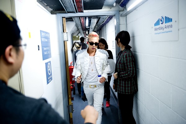 G-Dragon Decorates Dazed Korea's 13th Anniversary Special