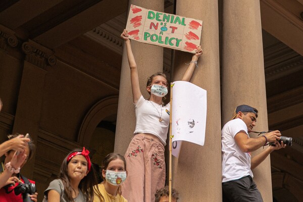 Provocation Australia As bushfires rage across Australia, protesters direct anger at ...