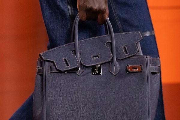 Hermès' Mushroom Leather Bag – Step Towards A Cruelty-Free Future