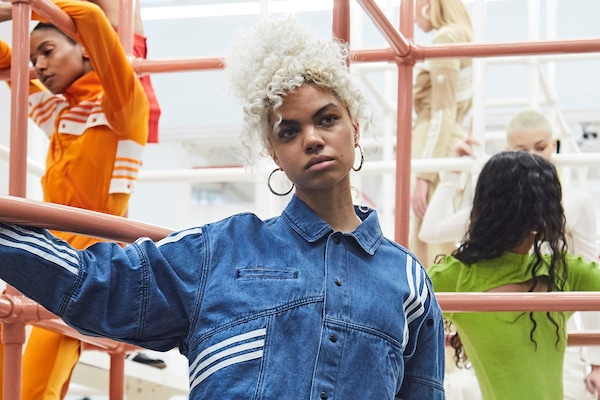 【ハロウィンセール‼️】90s old adidas トラック カーディガン ハロウィンセール‼️】90s old adidas トラック カーディガン