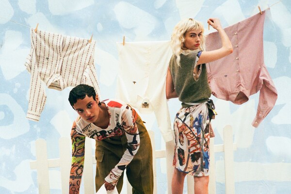 E*1様 [VivienneWestwood]LucrecePendantNec Vivienne Westwood enlists six artists to interpret her AW18