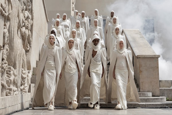 At Rick Owens, 200 students & models assembled an 'army of