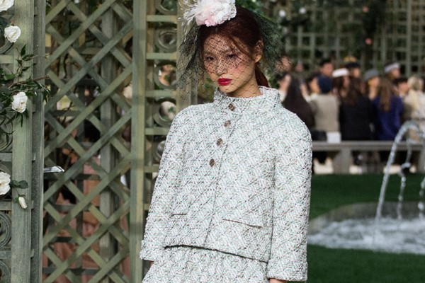 Karl built a French garden for Chanel's Couture show Womenswear