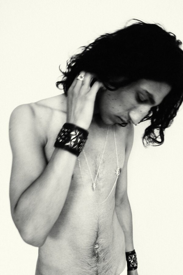 All jewellery by Eddie Borgo 0