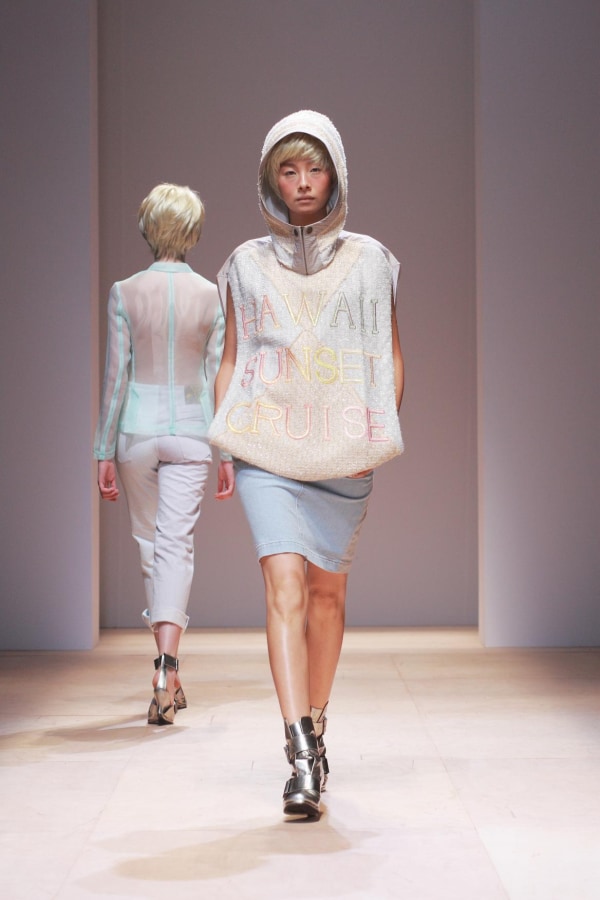 Mikio Sakabe S/S 09 show at Tokyo Fashion Week. 13