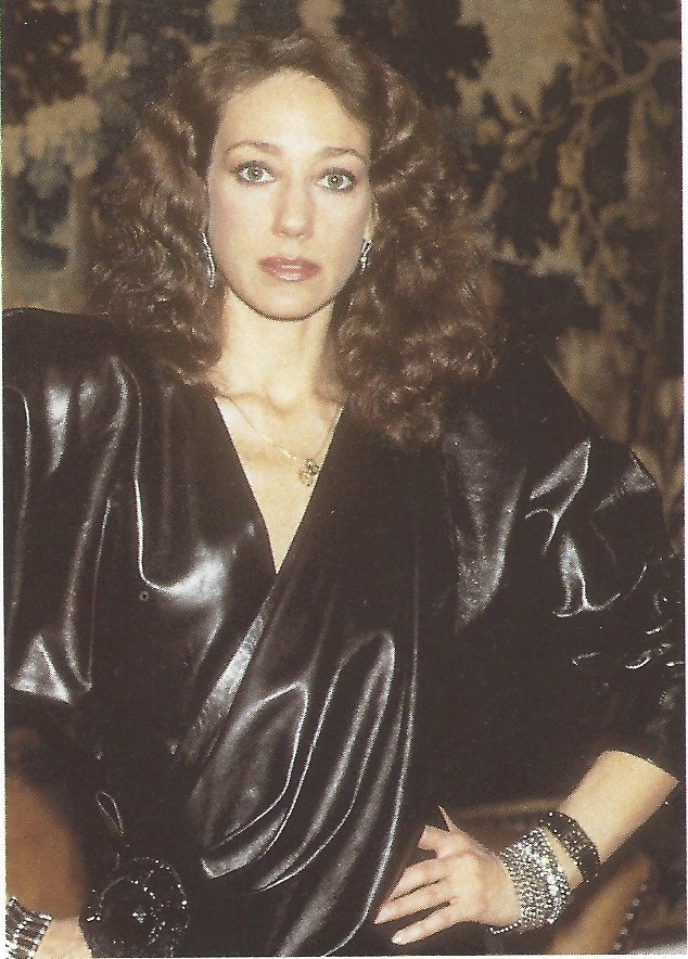 MARISA BERENSON BY JITROIS 15