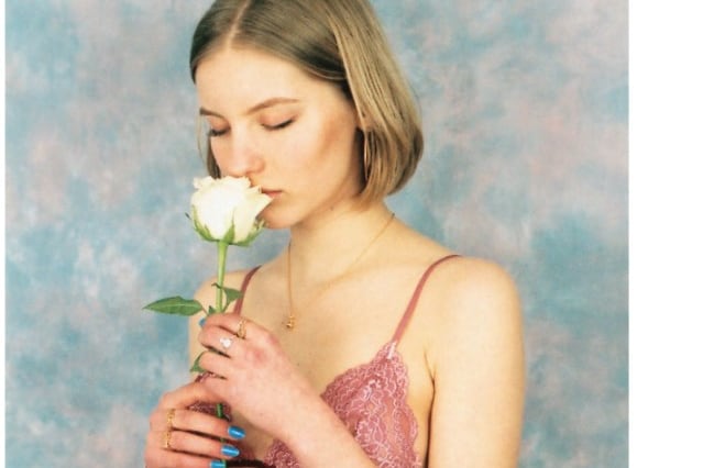 【希少品】She's not me / CHLOE SHEPPARD A Pastel Perspective by Chloe Sheppard | by Lomography | Medium