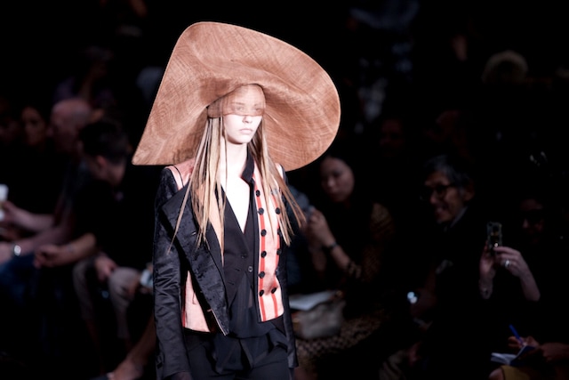 【希少本】FASHION ANTWERP ACADEMY 50 アントワープ Mode - Antwerpen Academie 50 | Uitgeverij Lannoo