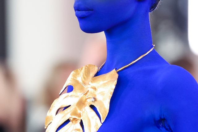 Schiaparelli models got caught snogging smurfs