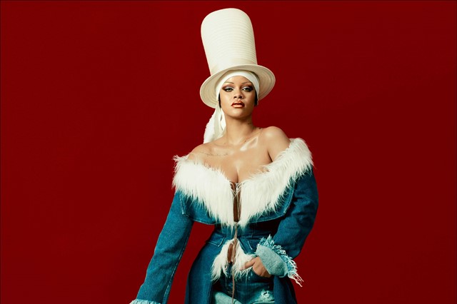 Was Rihanna's Super Bowl Look A Tribute to André Leon Talley?