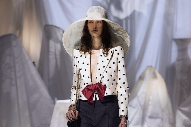 ハット VALENTINO SS25 Hats (6W2HGA65TSP QXA) Valentino SS25: What went down at Alessandro Michele's big