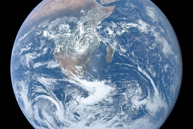 The_Blue_Marble_(remastered)
