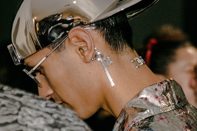 Dior built a giant, sexy robot in Tokyo for its Pre-AW19 men's