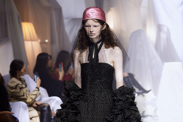 手袋 VALENTINO SS25 GLOVES WITH RUFFLES (6W0GD00HNDQ YBA) VALENTINO SS25 —