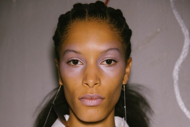 Paris Fashion Week confirmed that skinny brows are back