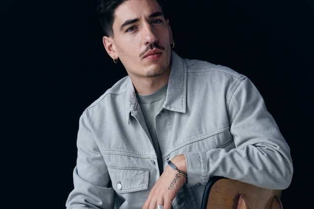 Hector Bellerin's fashion choices are expensive, but you can dress