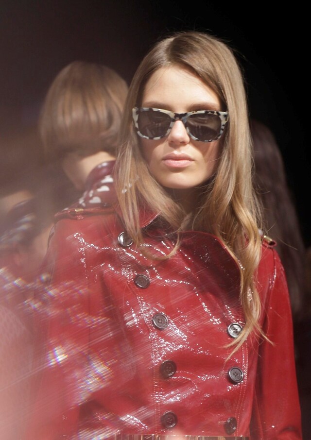 backstage at the burberry prosum womenswear autumn 4